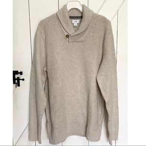 BNWT Men’s Sweater - Large
